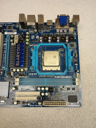 Placa base AM3+ AMD Athlon II x2 250 GA-MA78LM-S2H