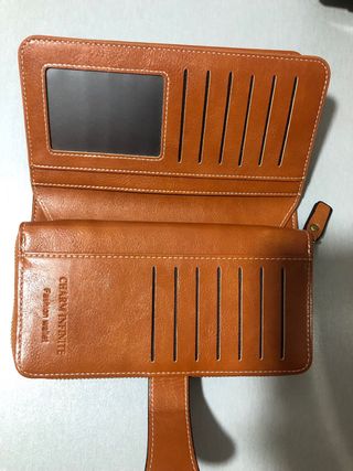 Cartera de mano marrón