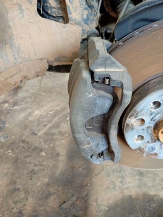 PINZA DE FRENO DELANTERA IZQUIERDA VOLKSWAGEN T-ROC (A11)