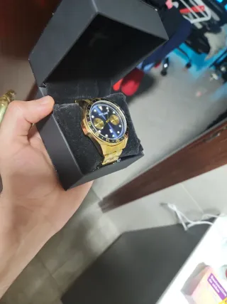 Reloj SKYLINE Dorado con Caja