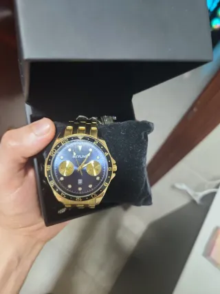 Reloj SKYLINE Dorado con Caja