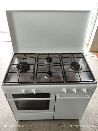 Cocina con 4 fogones 