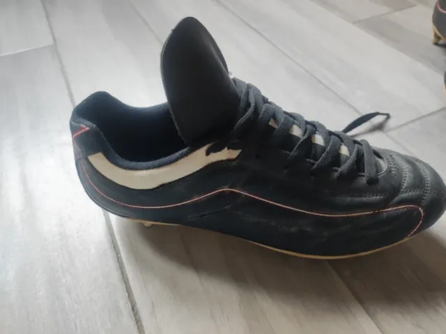 Scarpe da calcio nere n°44.