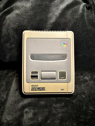 Super Nintendo 1992 PAL ESP + Juego y 2 mandos