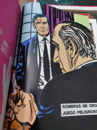 Sombras de oro. Colección Agentes Secretos.