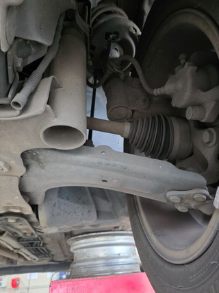 BRAZO SUSPENSION DELANTERO IZQUIERDO RENAULT MEGA