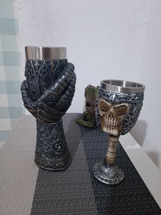Copas medievales decorativas, interior metálico