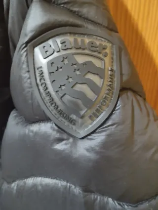 Blauer XXL, plumas.