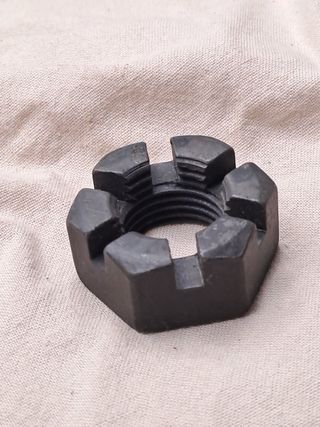 Tuerca 5/8 Land Rover Palier