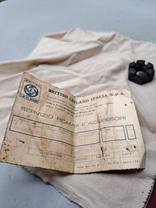 Tuerca 5/8 Land Rover Palier