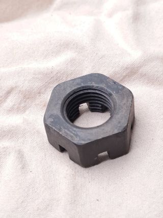 Tuerca 5/8 Land Rover Palier