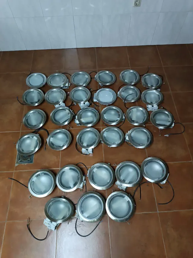 31 Focos LED 23cm Diámetro