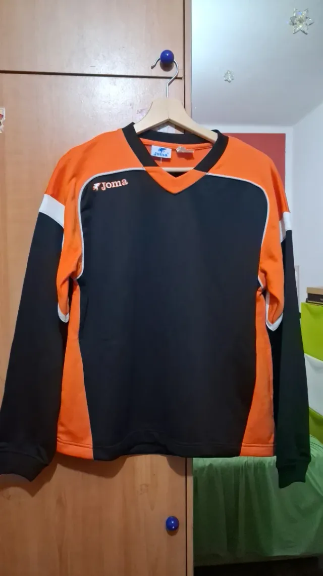 Camiseta Joma naranja y negra