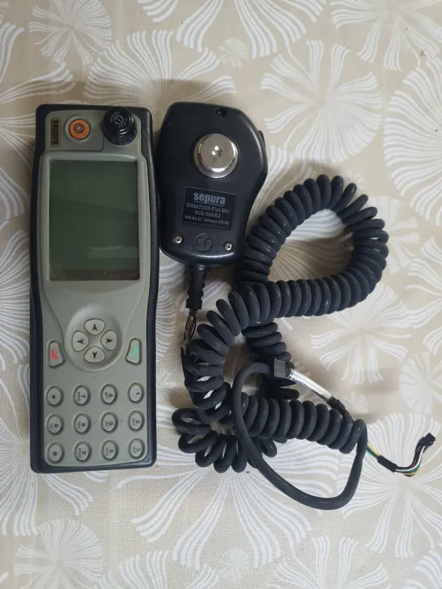 Frontal e microm de radio sepura