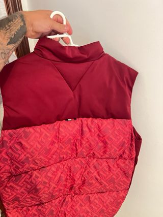 Chaleco Tommy Hilfiger Rojo Talla L
como nuevo ! 