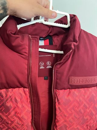 Chaleco Tommy Hilfiger Rojo Talla L
como nuevo ! 