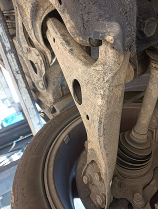 BRAZO SUSPENSION DELANTERO IZQUIERDO TOYOTA AVENS