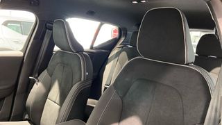 VOLVO XC40 2.0 B3 PLUS DARK AUTO 5P