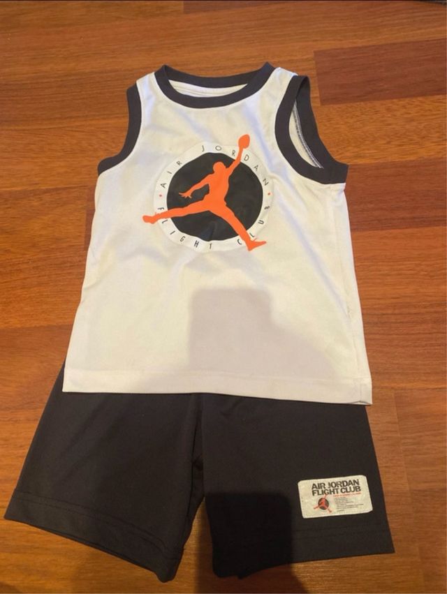 Conjunto Jordan niño camiseta y pantalón corto
