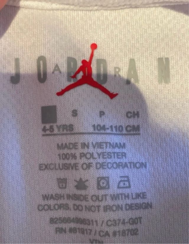 Conjunto Jordan niño camiseta y pantalón corto
