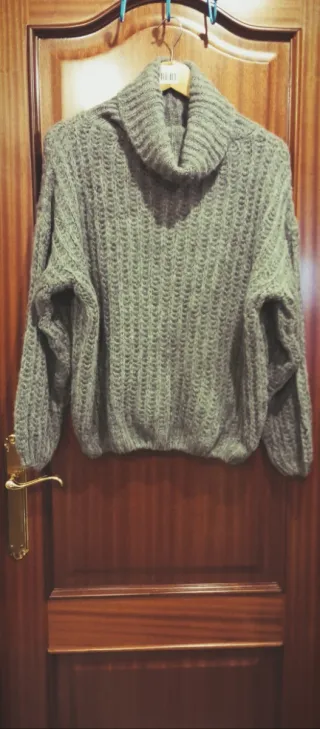 Jersey gris cuello alto mujer