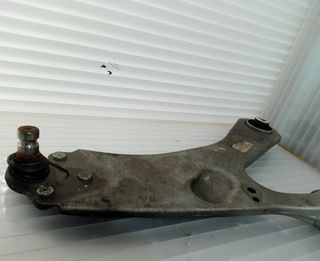 Peugeot brazo suspensión inferior delantero 139574