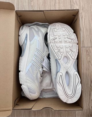 Zapatillas Adidas Temper Run Beige