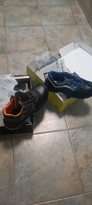 Zapatos de seguridad negros y naranjas T40