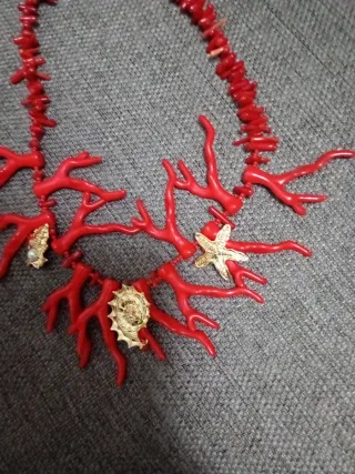 Collana YILI corallo rosso e oro