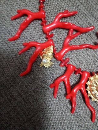 Collana YILI corallo rosso e oro