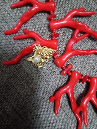 Collana YILI corallo rosso e oro