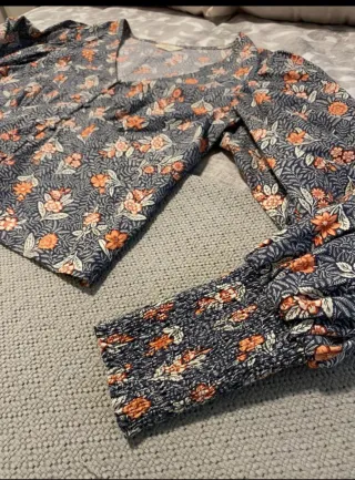 Camisa floral manga larga