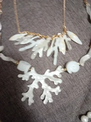 Collana oro bianco corallo e perle