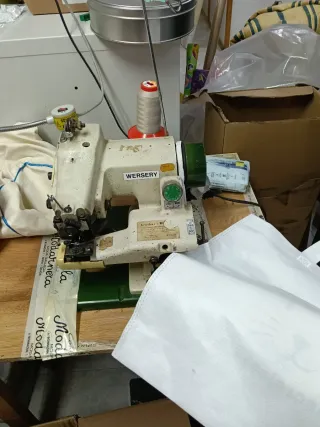 Máquina de puntada invisible  semi industrial