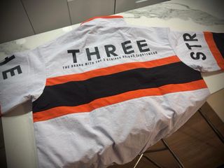 Chaqueta Adidas Negra y Naranja
