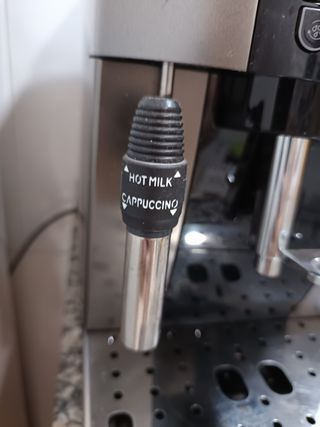 Cafetera Delonghi Magní