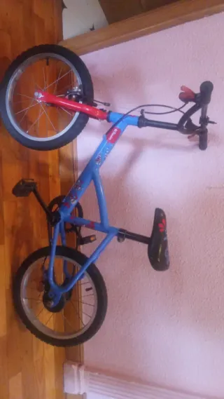 Bicicleta infantil  azul