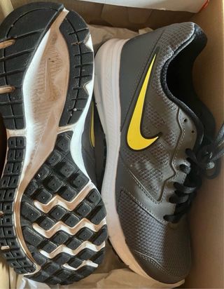 Zapatillas Nike Run Gris y Amarillo