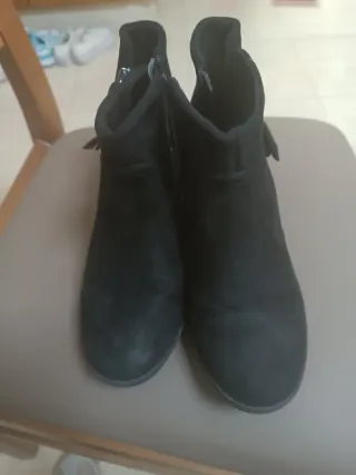 Botas mtng negras, con cuña oculta 

