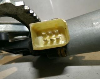 Elevalunas delantero mercedes 0130821708 e 104306
