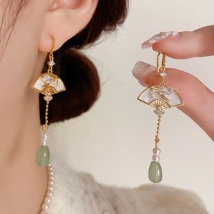 Pendientes abanico con perlas y jade