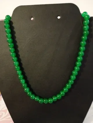 Collana con perle verdi