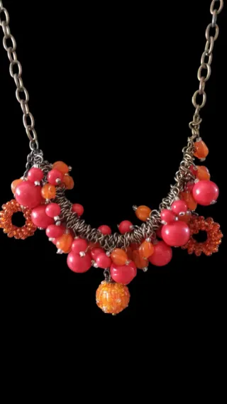 Collana con perle rosse