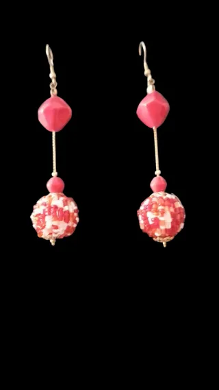 Collana con perle rosse