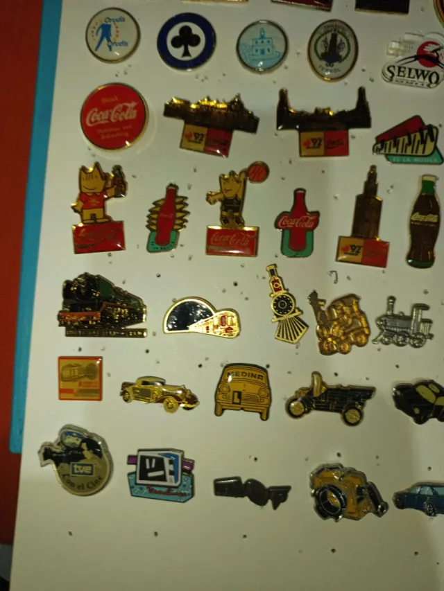 Lote 90 Pines Coleccionables