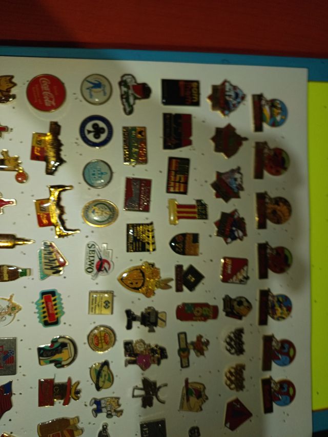 Lote 90 Pines Coleccionables