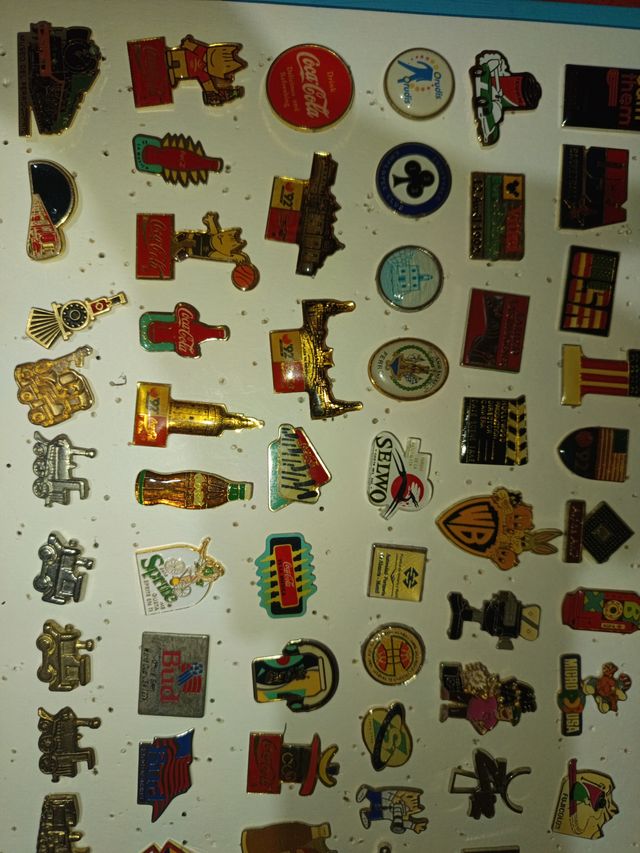 Lote 90 Pines Coleccionables