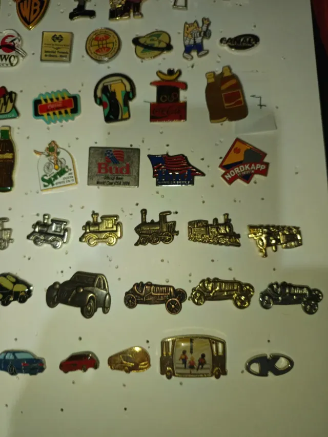 Lote 90 Pines Coleccionables