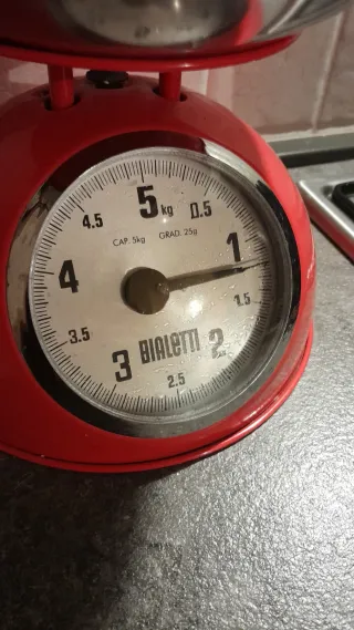 Bilancia vintage rossa Bialetti