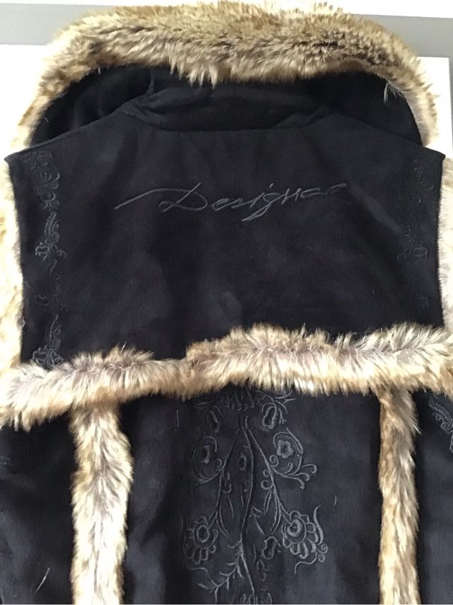 Chaleco Desigual pelo